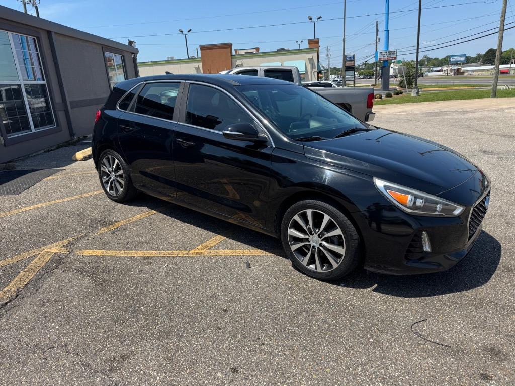 2018 Hyundai Elantra GT GT Auto's photo