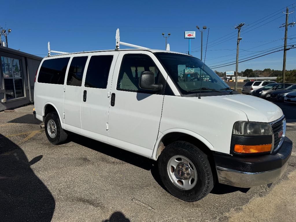 2011 GMC Savana LS's photo