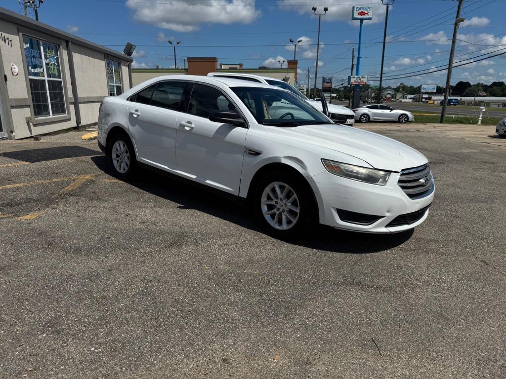 2013 Ford Taurus SE
