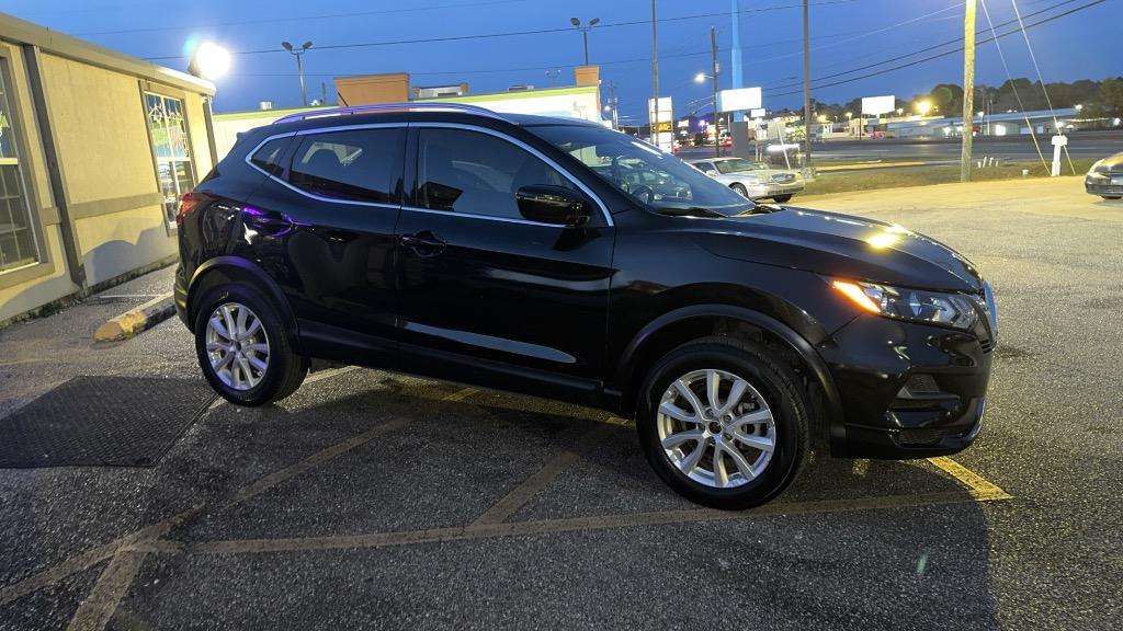 2020 Nissan Rogue Sport SV's photo
