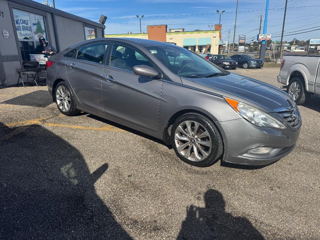 2012 Hyundai Sonata SE's photo
