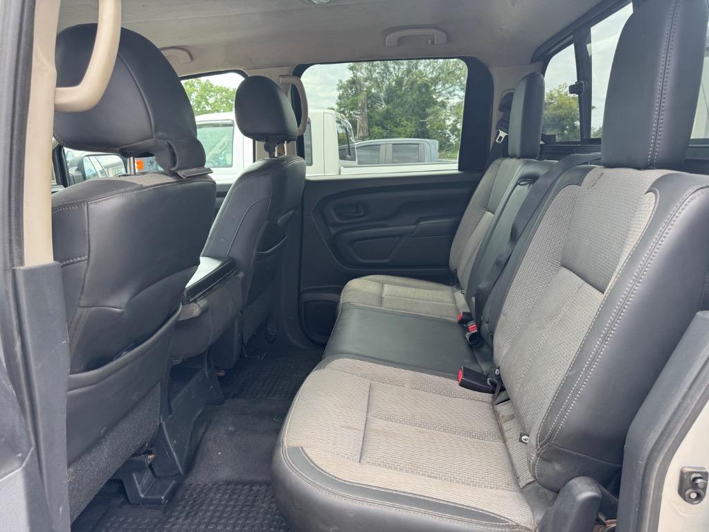 2017 Nissan Titan S - Photo 8