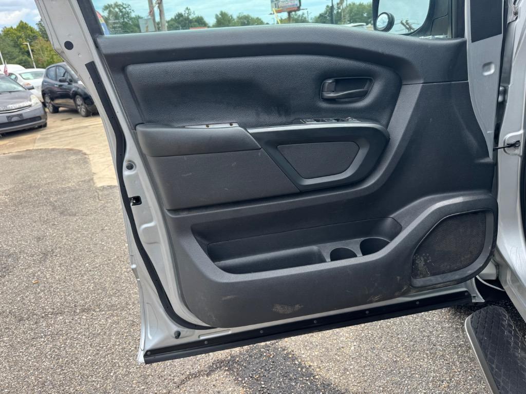 2017 Nissan Titan S - Photo 11