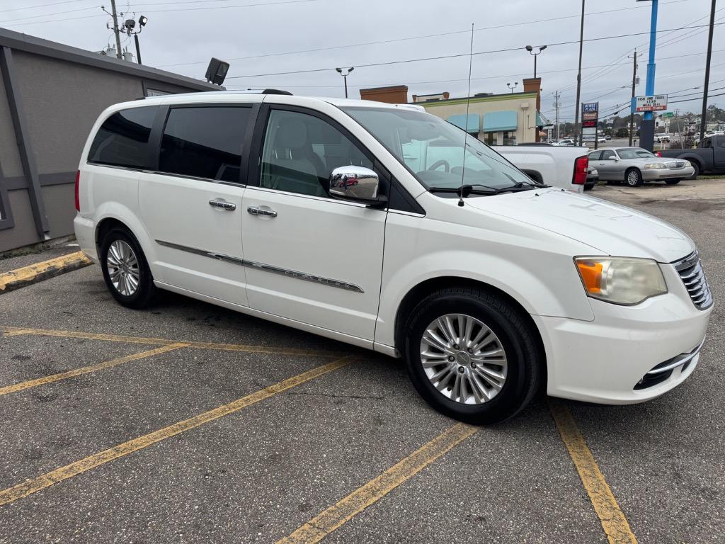 2013 Chrysler Town & Country Limited