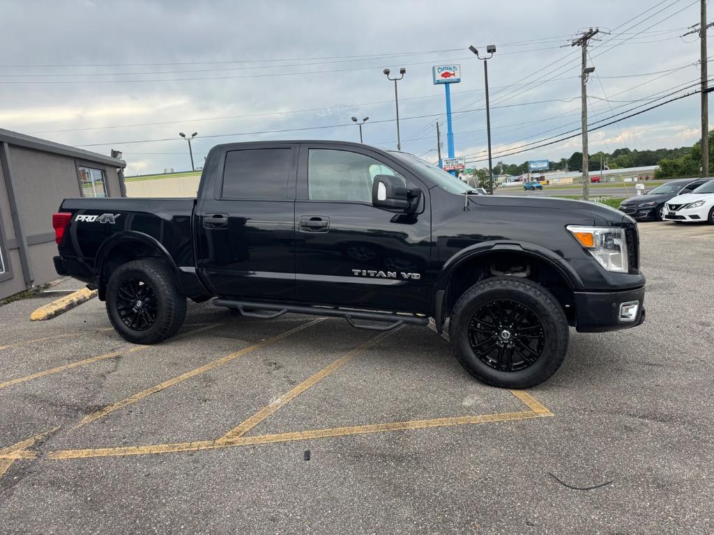 2018 Nissan Titan PRO-4X 4X4 Crew Cab's photo