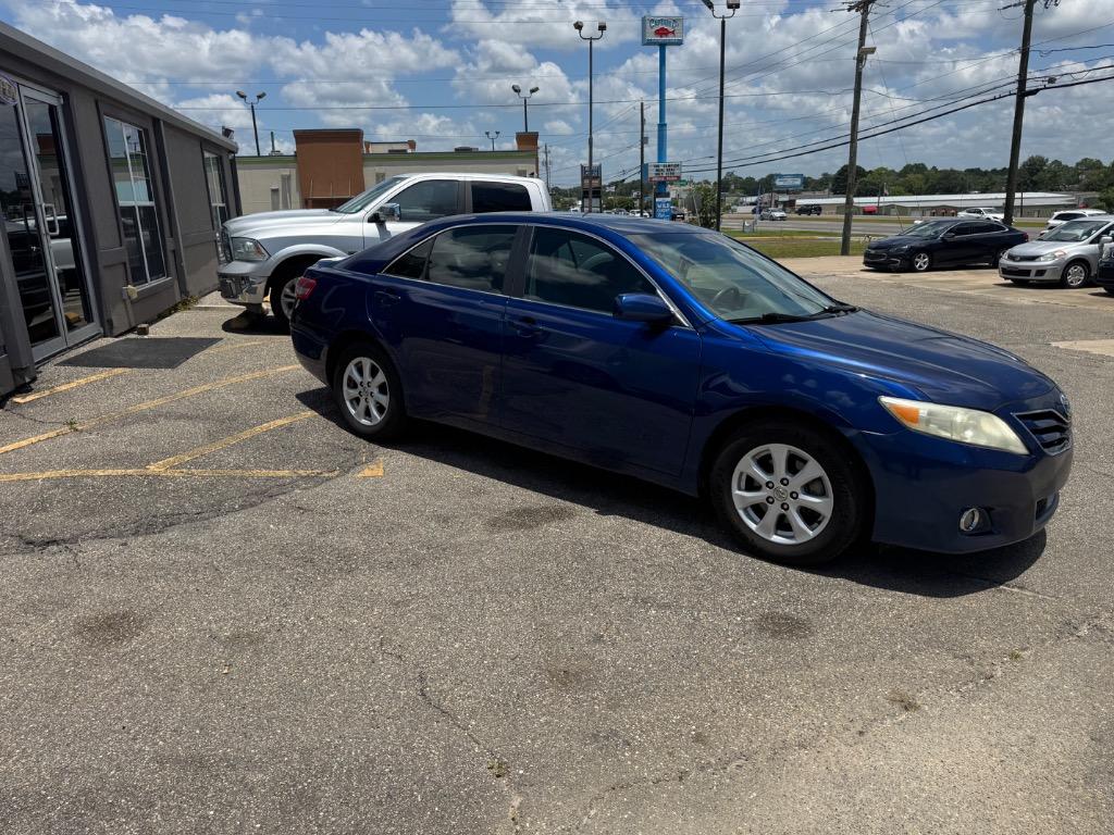 2011 Toyota Camry 2.5 Auto LE's photo