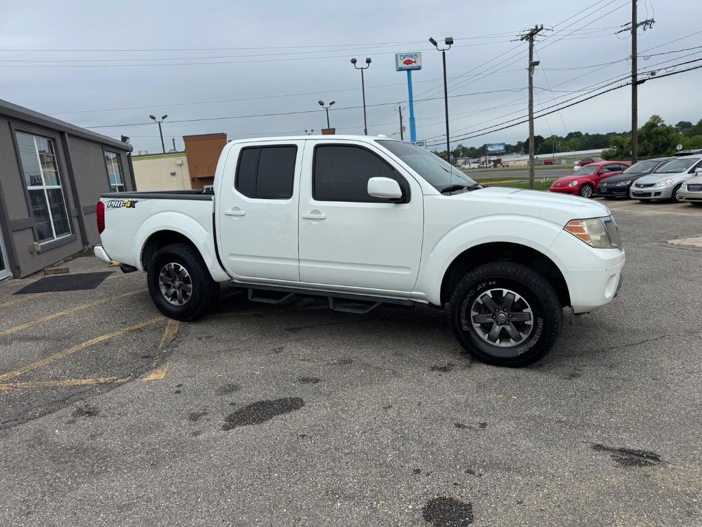 2014 Nissan Frontier 4.0 PRO-4X Crew Cab 4X4 AT's photo