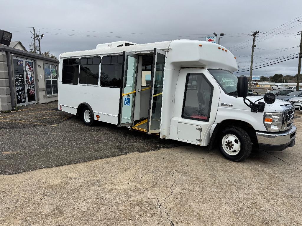 2019 Ford E-Series Cutaway Base